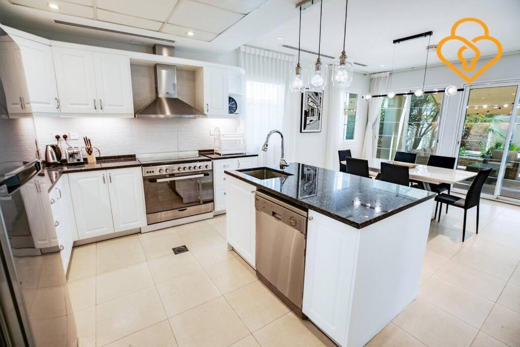 Keysplease Amazing 2 B/r With Private Pool, Jvt *