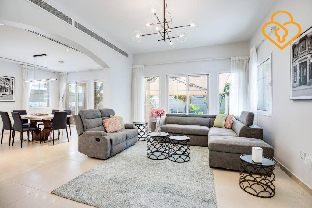 Keysplease Amazing 2 B/r With Private Pool, Jvt Villa Dubai