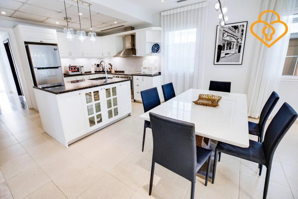 Keysplease Amazing 2 B/r With Private Pool, Jvt Villa Dubai
